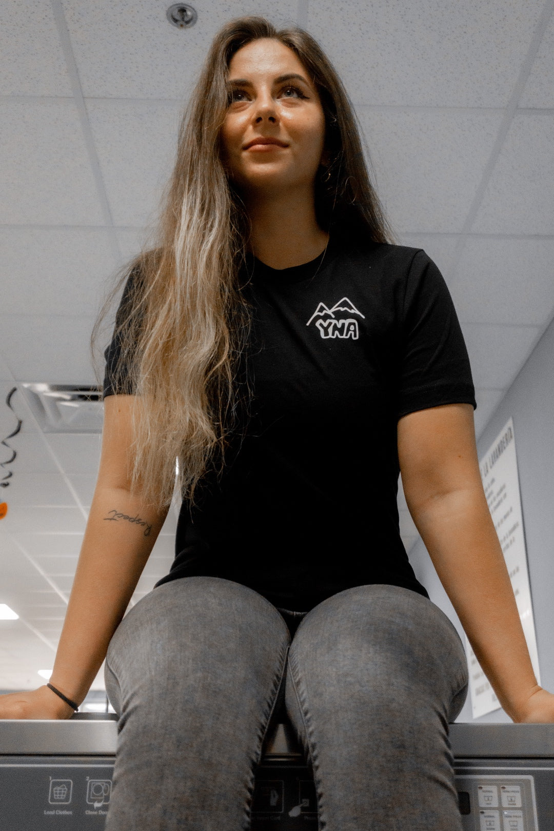 BLACK T-SHIRT